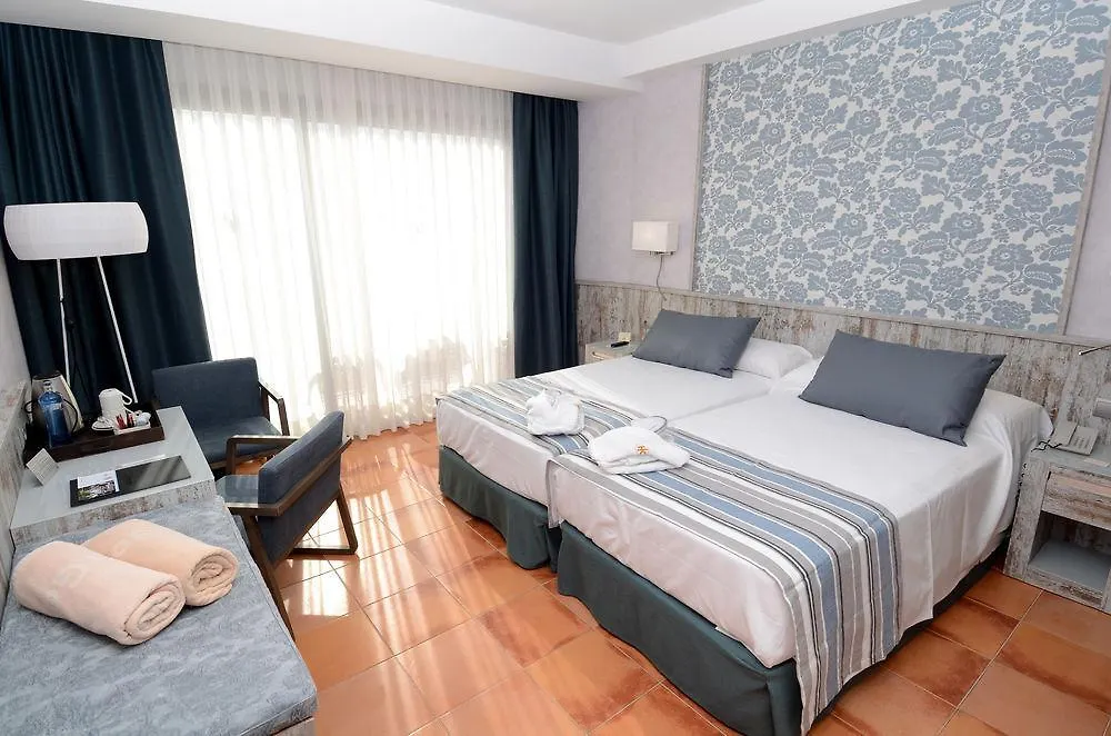 Отель Catalonia Ses Estaques - Adults Only Санта-Эулалия-дель-Рио